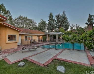 4949 Palomar Drive - Photo Thumbnail 6
