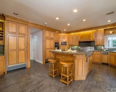 4949 Palomar Drive - Photo Thumbnail 22