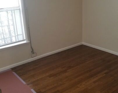 1414 W 25th Street - Photo Thumbnail 9
