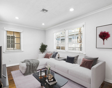 916 N Alfred Street - Photo Thumbnail 2