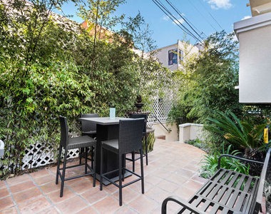 916 N Alfred Street - Photo Thumbnail 14