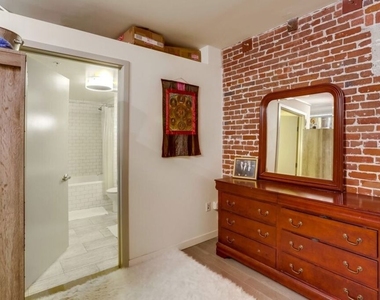 527 Molino Street - Photo Thumbnail 8