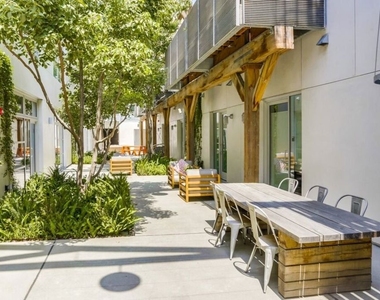 527 Molino Street - Photo Thumbnail 20