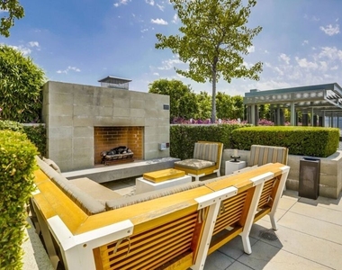527 Molino Street - Photo Thumbnail 14