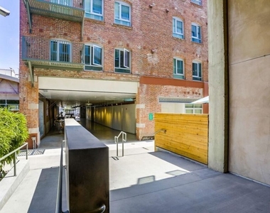 527 Molino Street - Photo Thumbnail 16