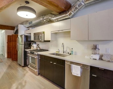 527 Molino Street - Photo Thumbnail 4
