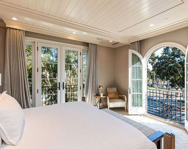 127 Hollister Avenue - Photo Thumbnail 9