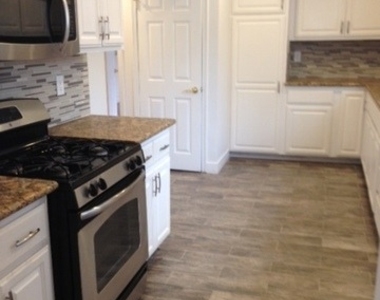 216 S Rexford Drive - Photo Thumbnail 4