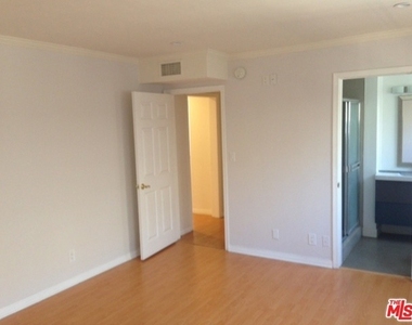 216 S Rexford Drive - Photo Thumbnail 8