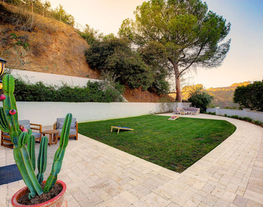 2570 Nichols Canyon Road - Photo Thumbnail 7