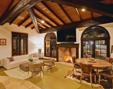 2570 Nichols Canyon Road - Photo Thumbnail 12