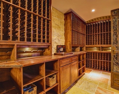 2570 Nichols Canyon Road - Photo Thumbnail 23