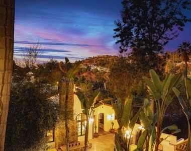 2570 Nichols Canyon Road - Photo Thumbnail 36