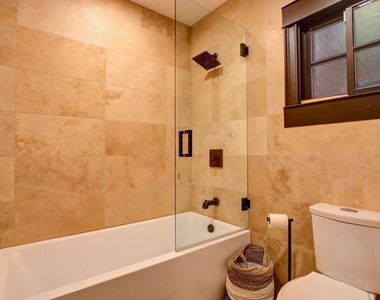2570 Nichols Canyon Road - Photo Thumbnail 26