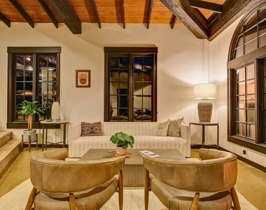 2570 Nichols Canyon Road - Photo Thumbnail 13