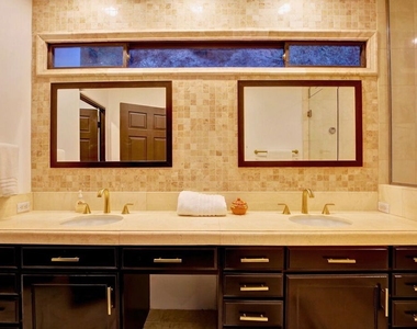 2570 Nichols Canyon Road - Photo Thumbnail 32