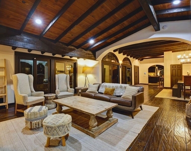 2570 Nichols Canyon Road - Photo Thumbnail 21