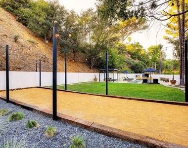 2570 Nichols Canyon Road - Photo Thumbnail 5