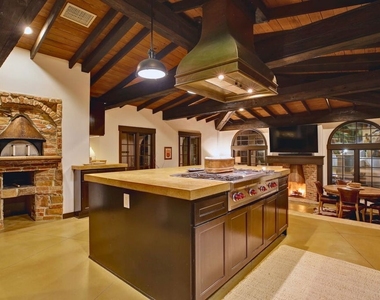 2570 Nichols Canyon Road - Photo Thumbnail 14