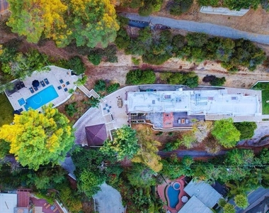 2570 Nichols Canyon Road - Photo Thumbnail 9