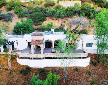 2570 Nichols Canyon Road - Photo Thumbnail 6