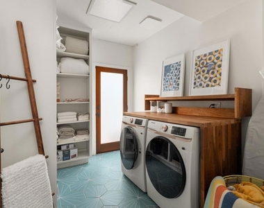 1370 Neptune - Photo Thumbnail 25