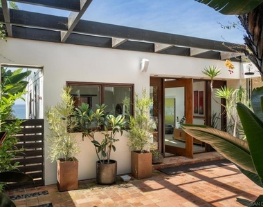 1370 Neptune - Photo Thumbnail 27