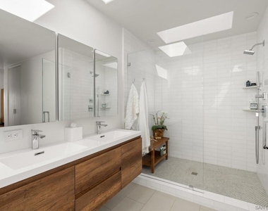 1370 Neptune - Photo Thumbnail 8