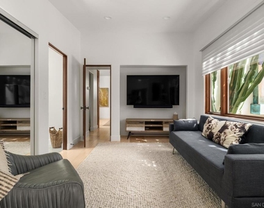 1370 Neptune - Photo Thumbnail 14