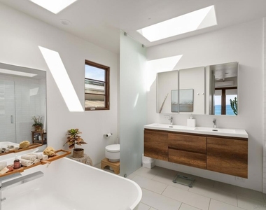 1370 Neptune - Photo Thumbnail 7