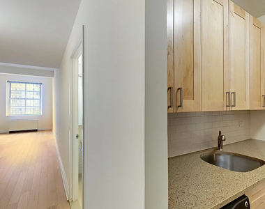21 West Street - Photo Thumbnail 1