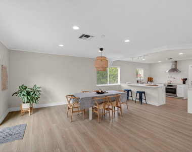 802 Mallard Drive - Photo Thumbnail 17