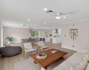 802 Mallard Drive - Photo Thumbnail 16