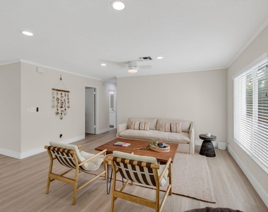 802 Mallard Drive - Photo Thumbnail 12