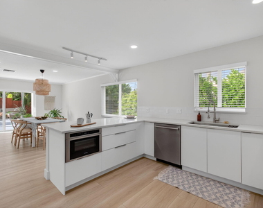 802 Mallard Drive - Photo Thumbnail 24
