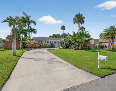 802 Mallard Drive - Photo Thumbnail 2
