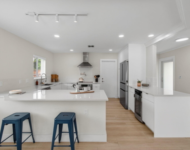 802 Mallard Drive - Photo Thumbnail 21