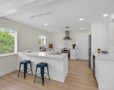 802 Mallard Drive - Photo Thumbnail 20