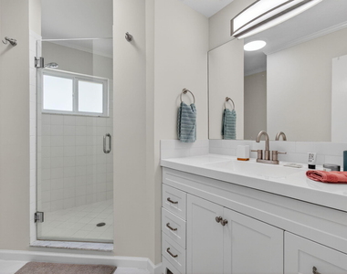 802 Mallard Drive - Photo Thumbnail 41