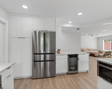 802 Mallard Drive - Photo Thumbnail 27