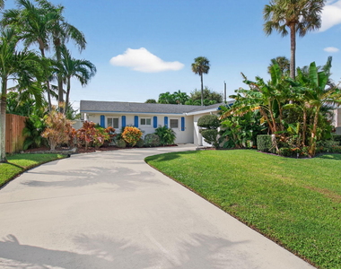 802 Mallard Drive - Photo Thumbnail 3