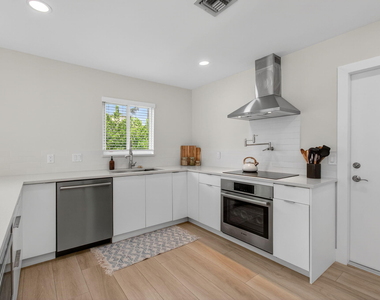 802 Mallard Drive - Photo Thumbnail 23