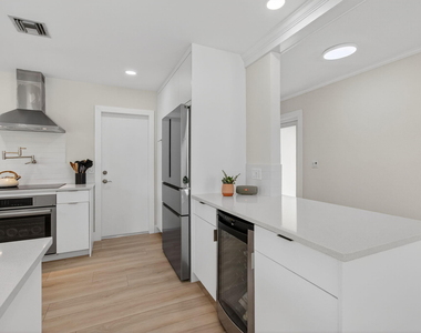 802 Mallard Drive - Photo Thumbnail 22