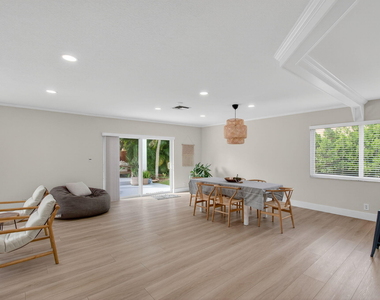 802 Mallard Drive - Photo Thumbnail 9