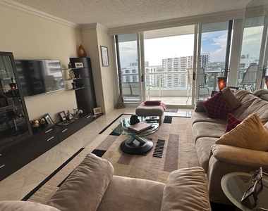 21055 Yacht Club Drive - Photo Thumbnail 5