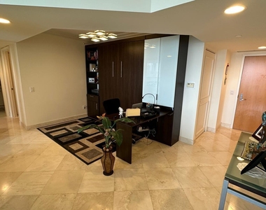 21055 Yacht Club Drive - Photo Thumbnail 4