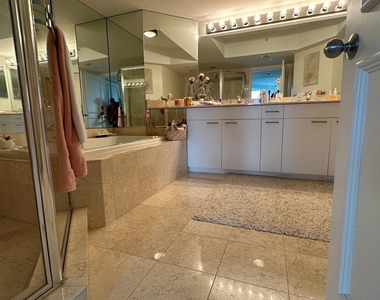 21055 Yacht Club Drive - Photo Thumbnail 7