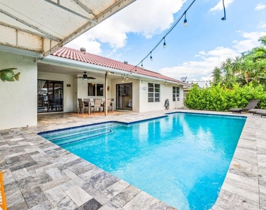 1352 Wyndcliff Drive - Photo Thumbnail 22