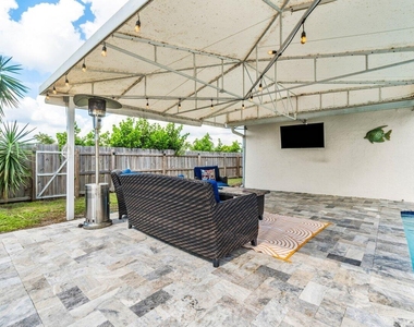 1352 Wyndcliff Drive - Photo Thumbnail 19