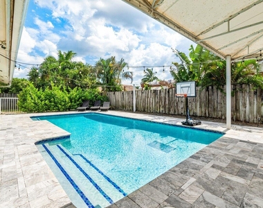 1352 Wyndcliff Drive - Photo Thumbnail 20